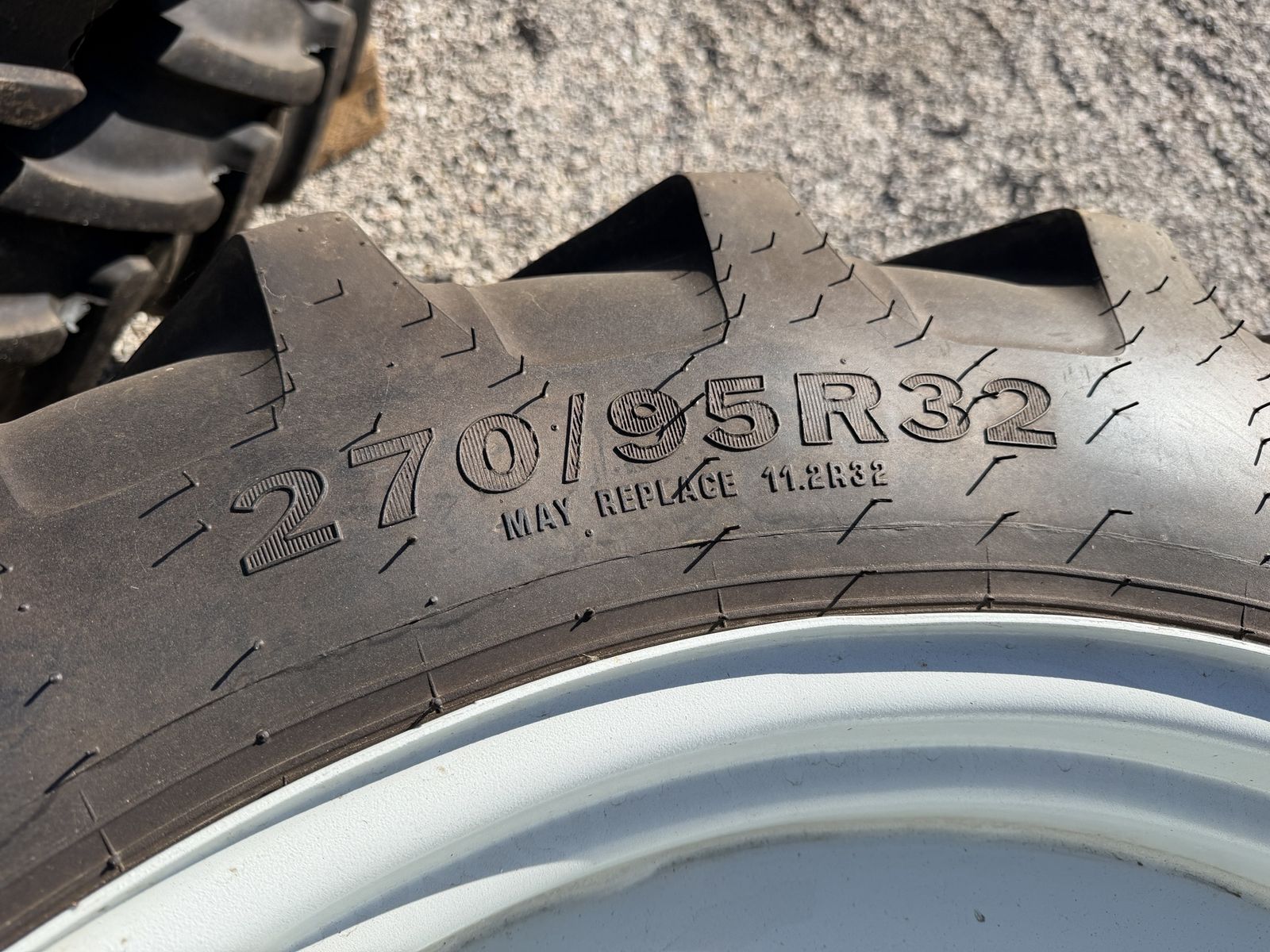 Alliance 270/95R32 320/90R46 2