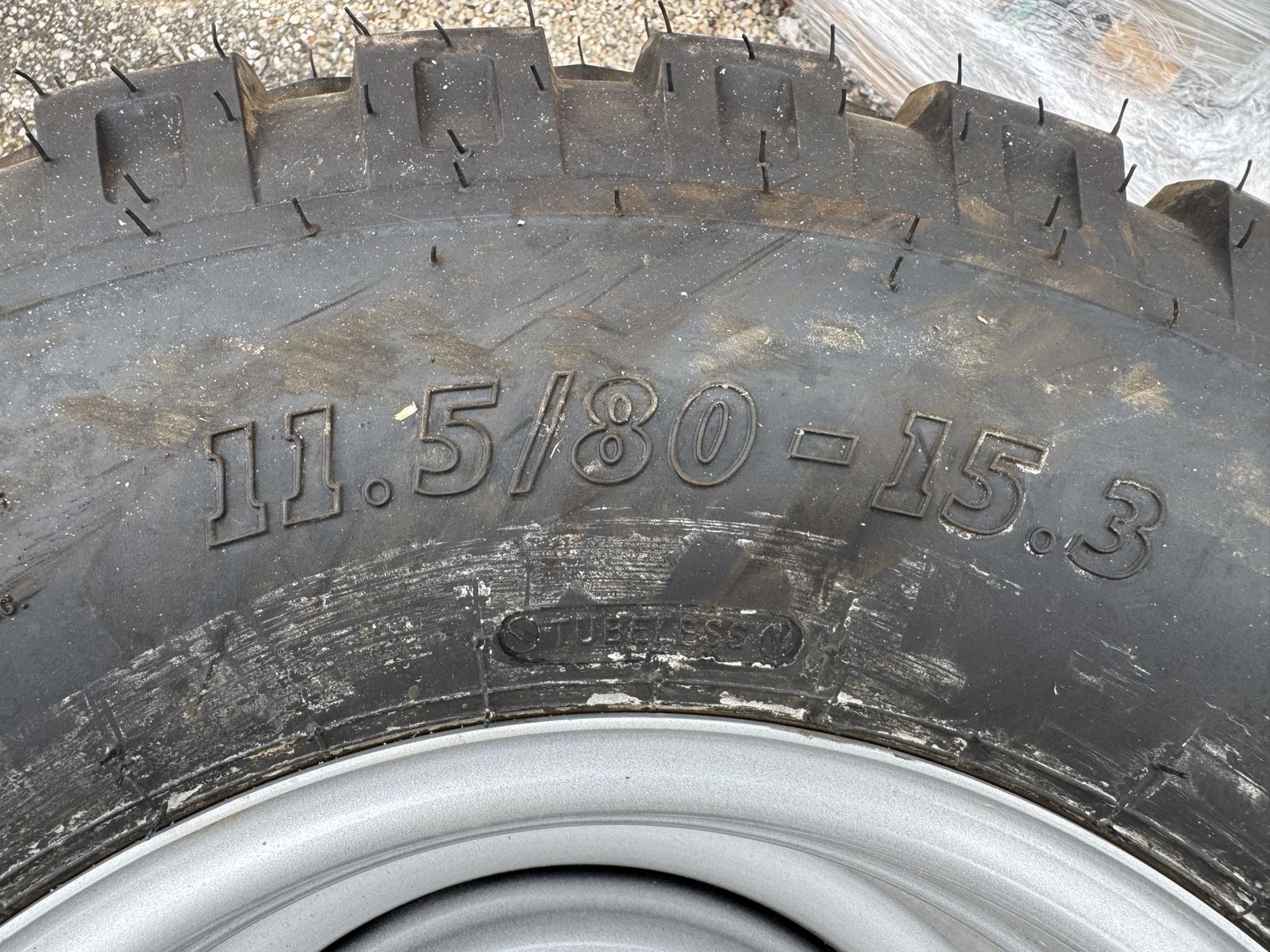 BKT 11.5/80-15.3 3