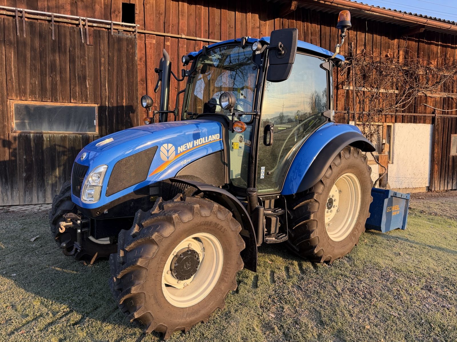 New Holland T4.75 Stage V 1