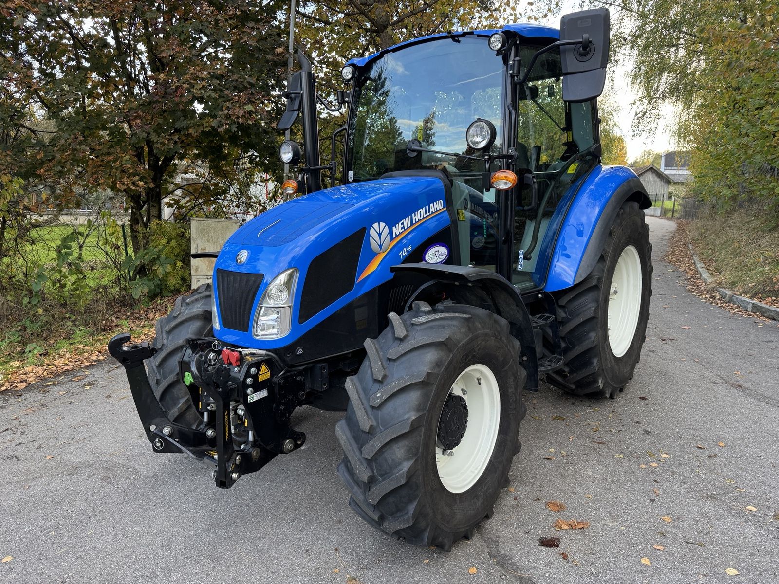 New Holland T4.75 Powerstar 1
