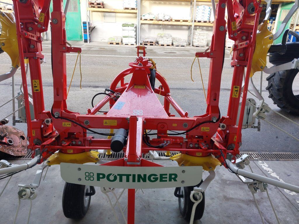 Pöttinger Zettkreisel HIT 6,69 3