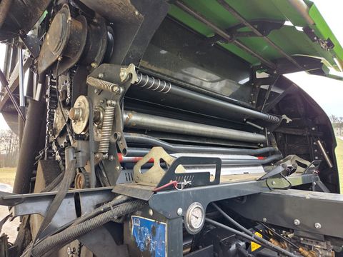 Deutz Fahr Rundballenpresse mit variabler Kammer 