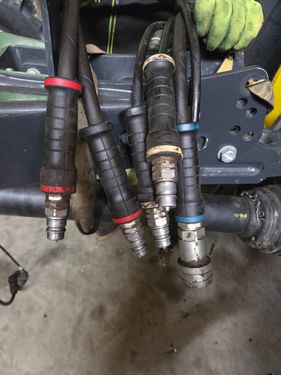 Deutz Fahr Rundballenpresse mit variabler Kammer 