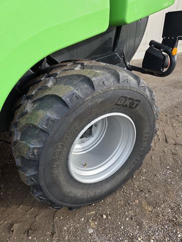 Deutz Fahr Rundballenpresse mit variabler Kammer 