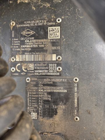 Deutz Fahr Rundballenpresse mit variabler Kammer 