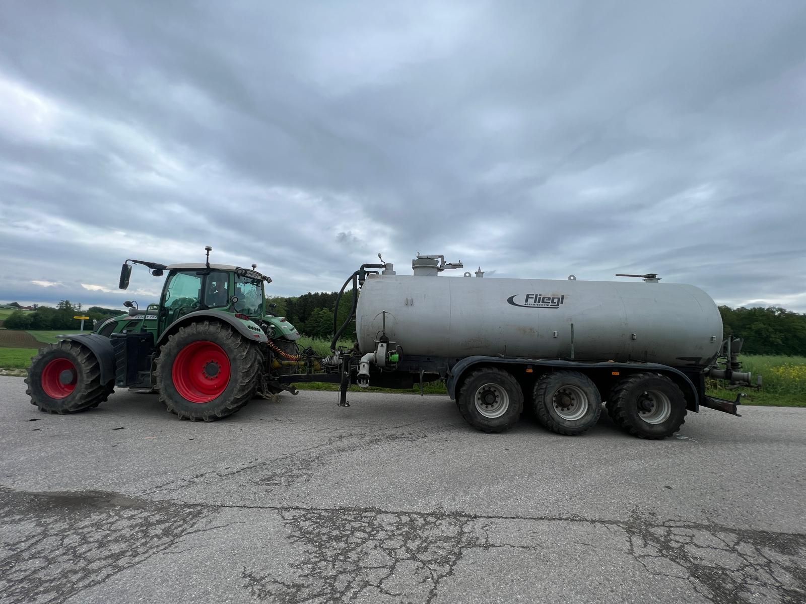 Fliegl Dreiachs-Vakuumfass ! 2