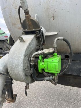 Fliegl Dreiachs-Vakuumfass !