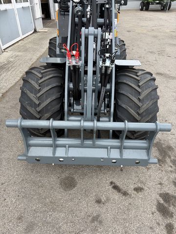 Giant G2300HD AgriLine