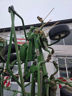 Krone Kreiselzettwender KW 7.92 / 8