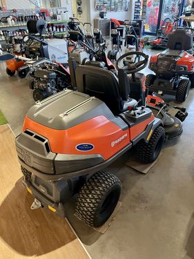 Husqvarna Rider R 420 TsX AWD