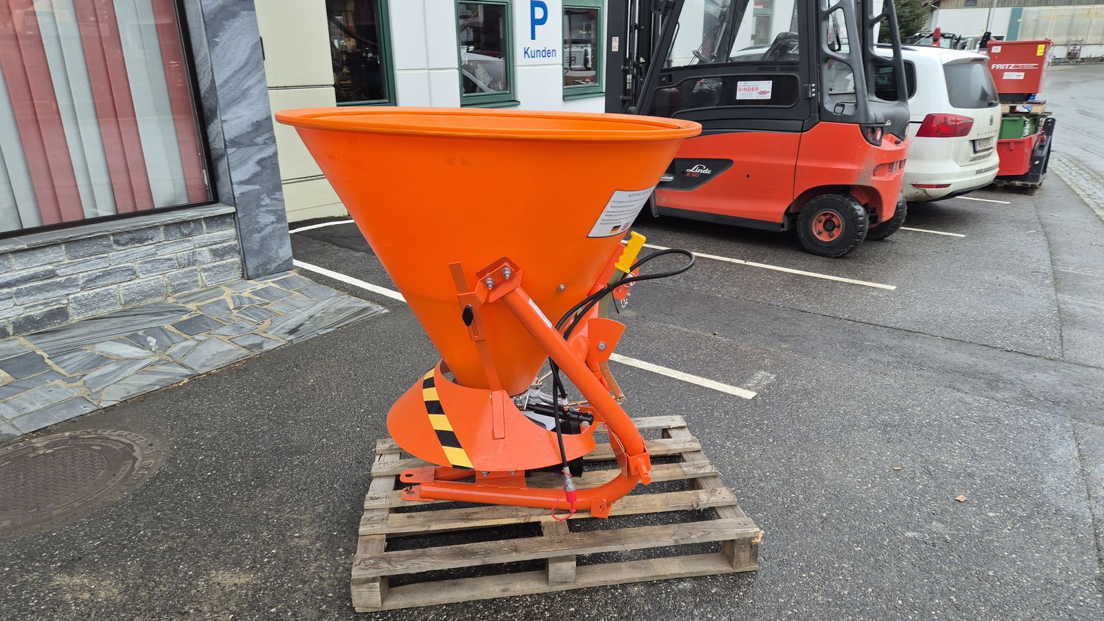 EcoLine Winterdienststreuer WDS 300 3