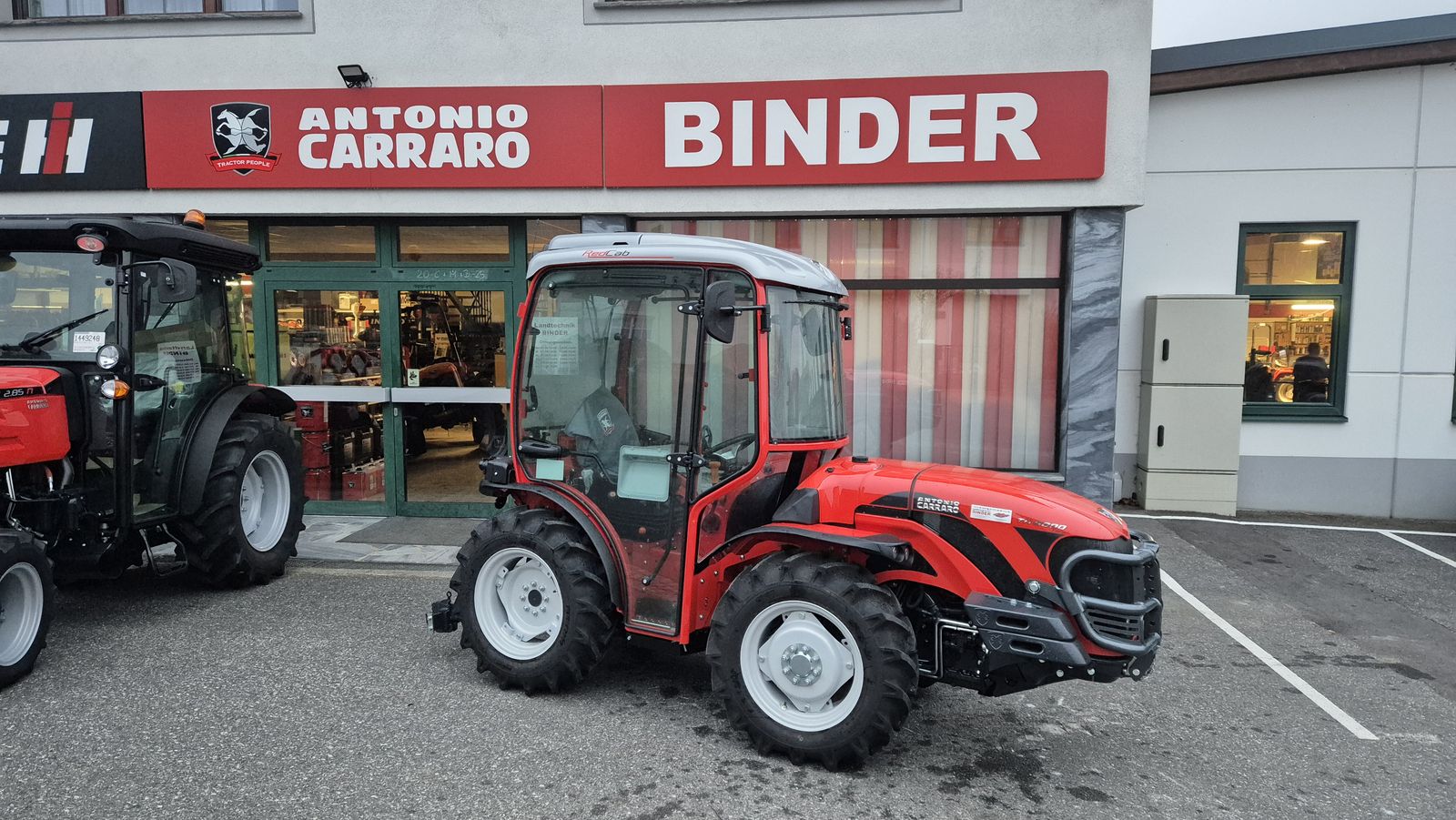 Antonio Carraro TN 6800 TORA + RedCab 1