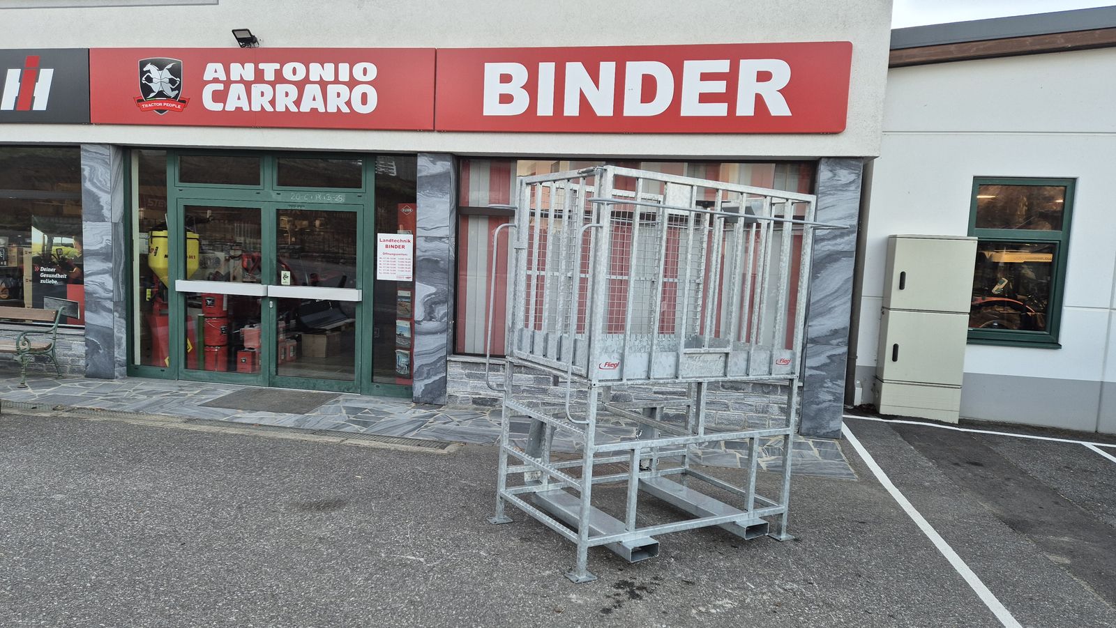 Fliegl Arbeitsbühne mit Erhöhung 1