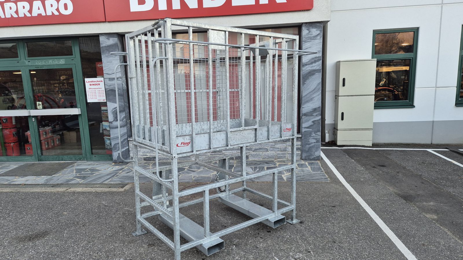 Fliegl Arbeitsbühne mit Erhöhung 2