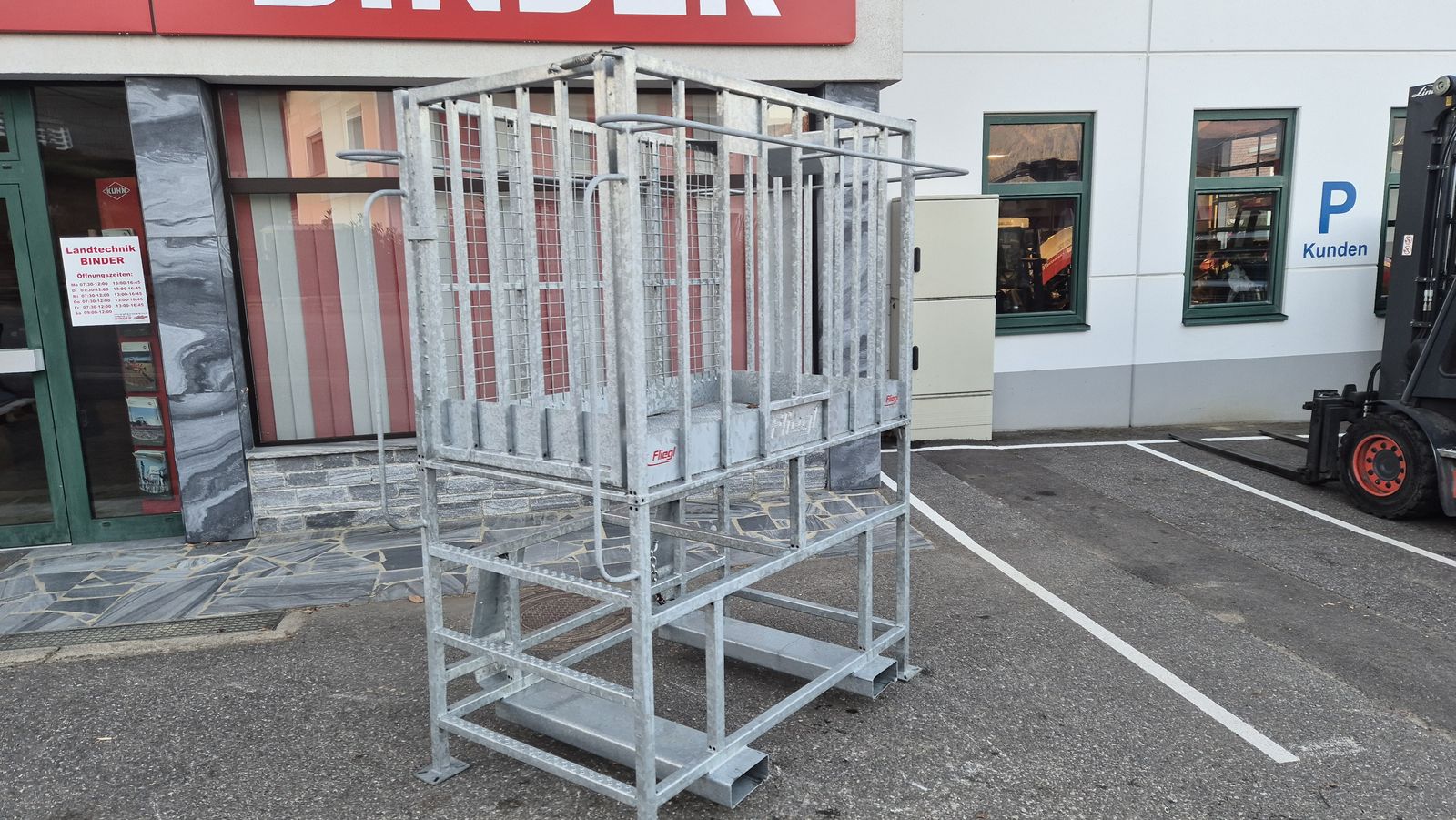 Fliegl Arbeitsbühne mit Erhöhung 3