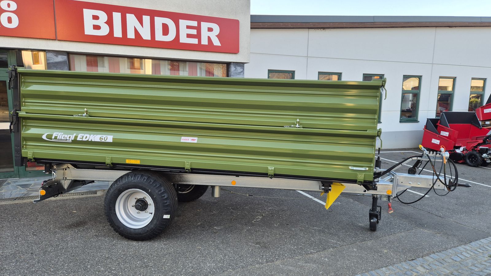 Fliegl Einachs-Dreiseiten-Kipper EDK 60  3
