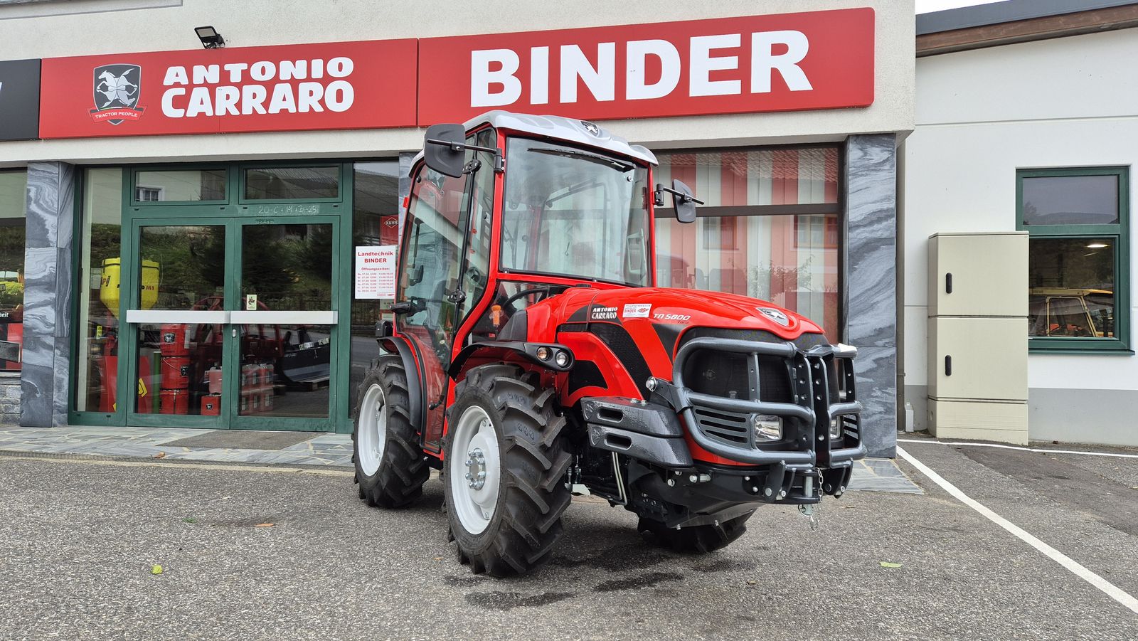 Antonio Carraro TN 5800 TORA mit XL-RedCab Kabine m. Klima 1