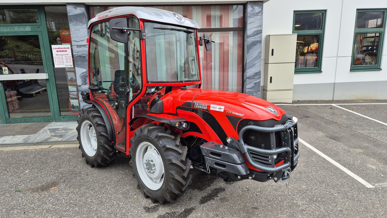 Antonio Carraro TN 5800 TORA mit XL-RedCab Kabine m. Klima 2