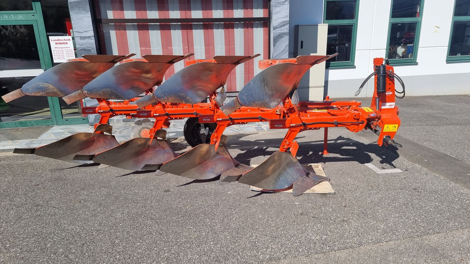 Kuhn 113 NSH 4-scharig mit hydr. Steinsicherung 3