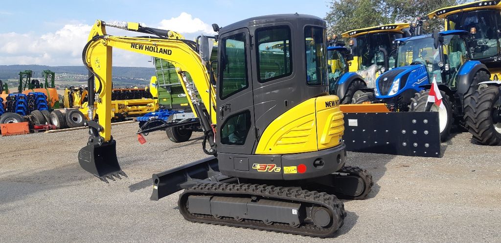New Holland E37C 2