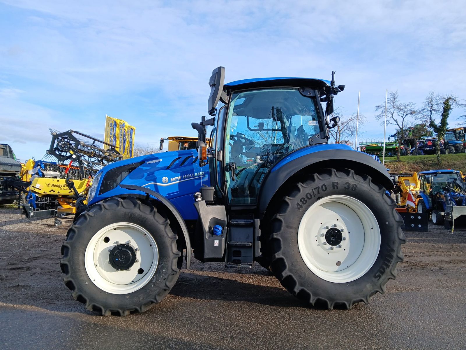 New Holland T5.110 Auto Command (Stage V) 2