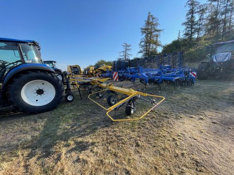New Holland ProTed 760