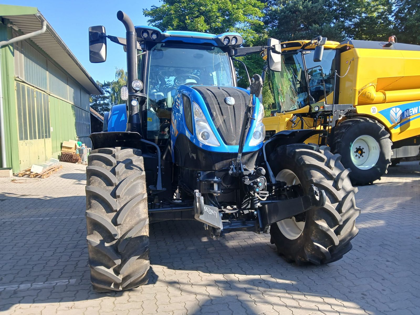 New Holland T6.145 Auto Command (Stage V) 2