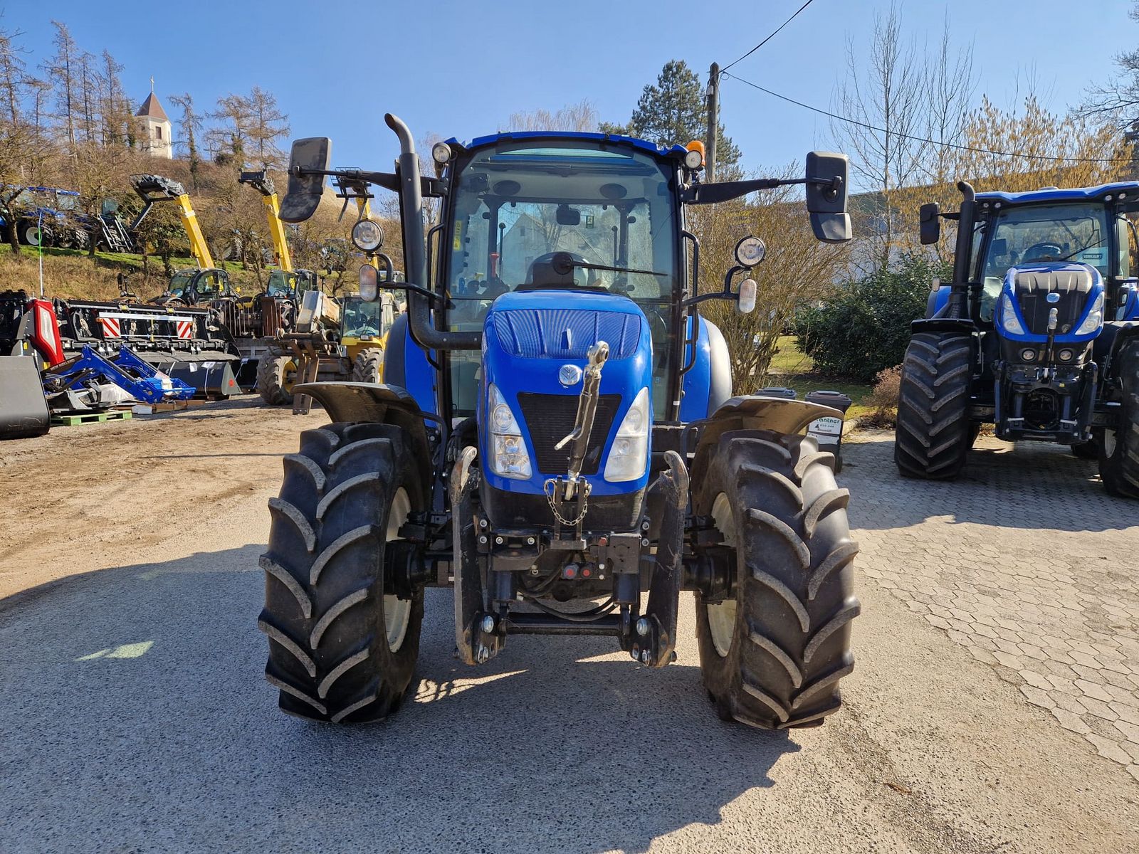 New Holland T 5.85 3