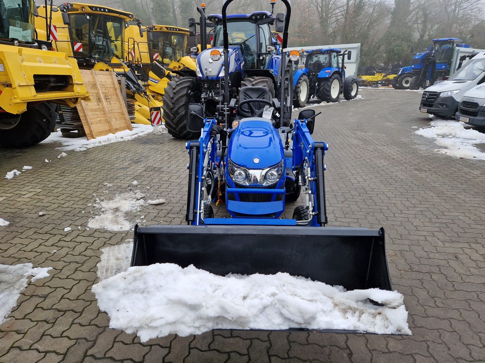 New Holland Boomer 25 C 3