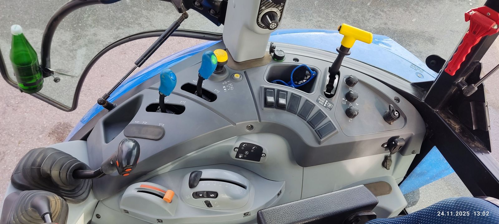 New Holland T 5.85 3