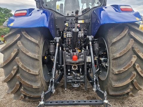 New Holland T7.230 Auto Command SideWinder II (Stage V)