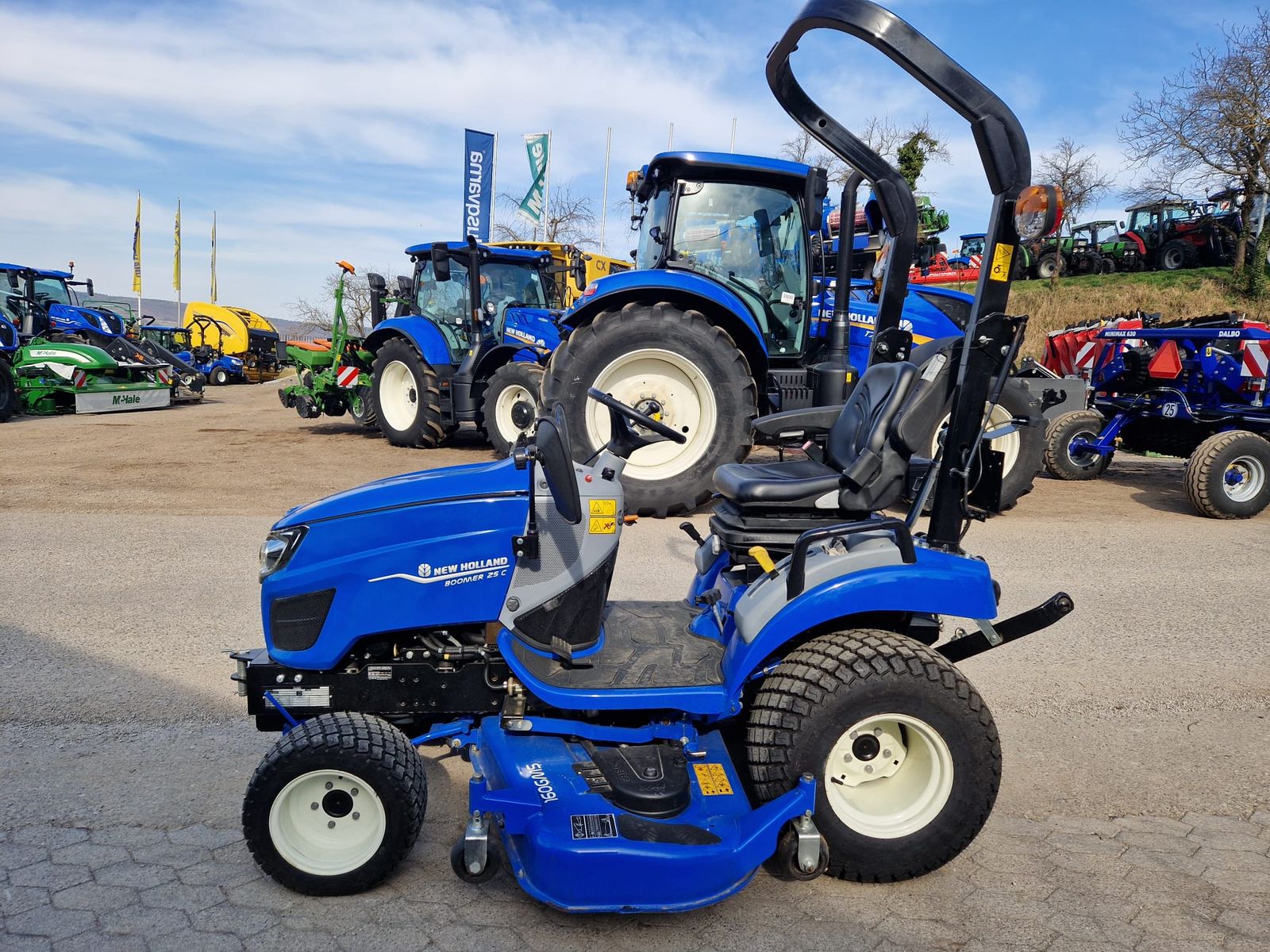 New Holland Boomer 25 C 2