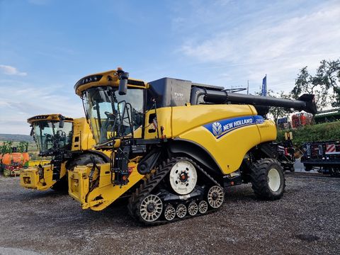 New Holland CR8.90