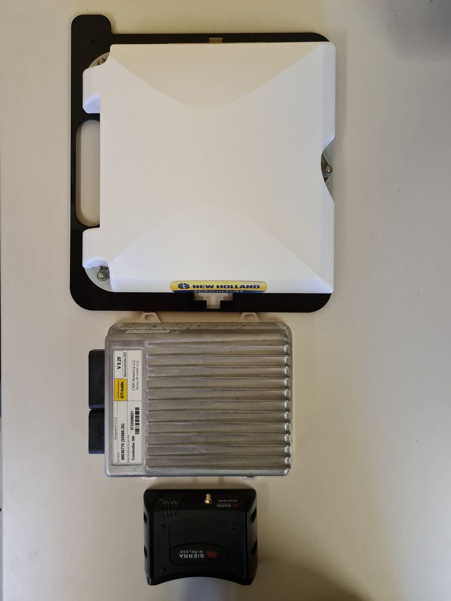 Trimble NH Intellisteer / CASE AccuGuide Lenksystem