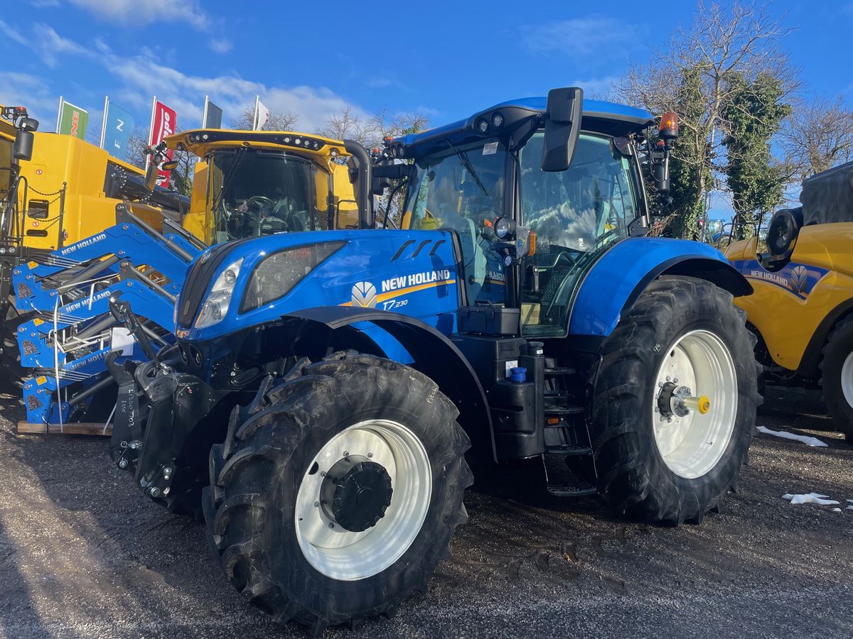 New Holland T7.230 Power Command SideWinder II (Stage V)