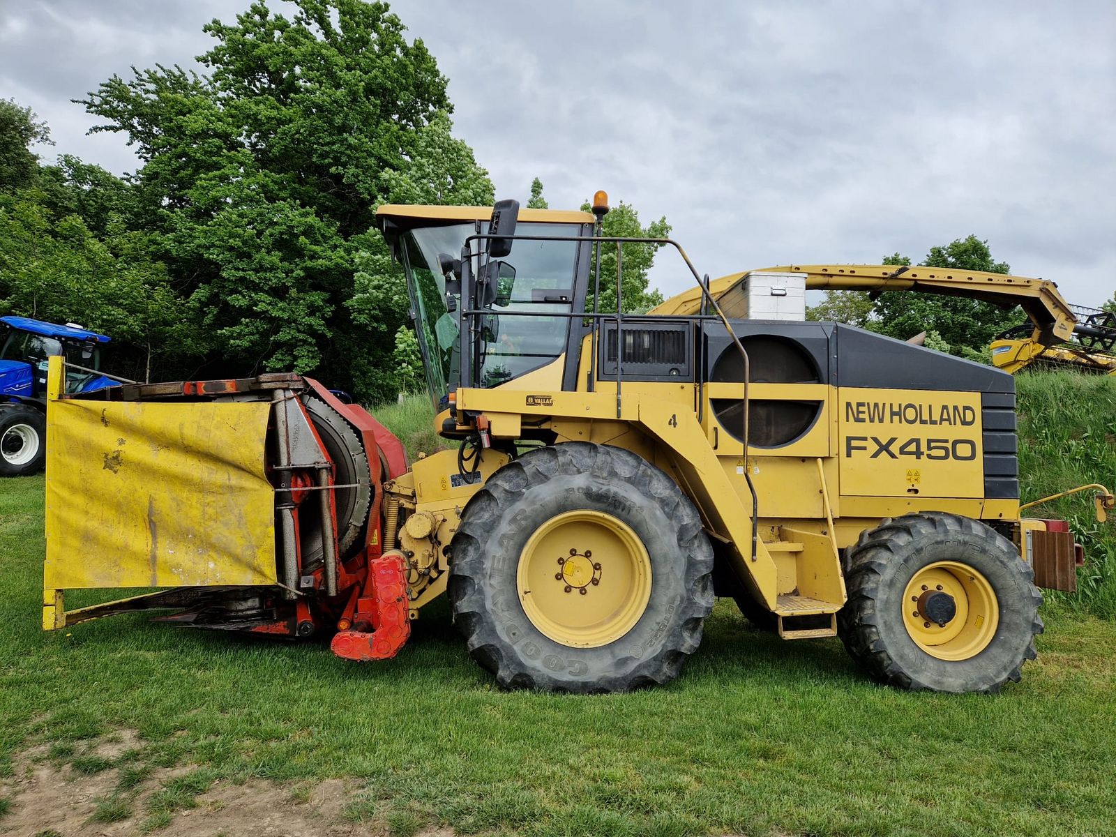 New Holland FX 450
