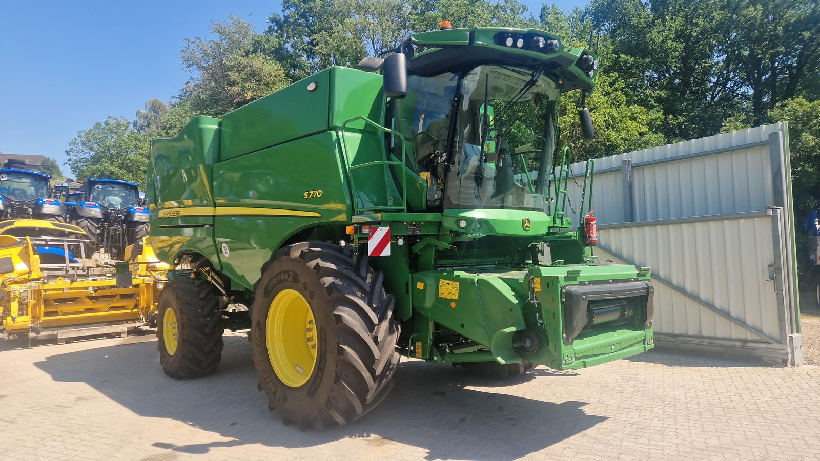 John Deere S770