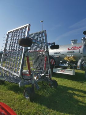 Sonstige 6m oder 9m  Striegel Fliegl zum Aktionspreis 