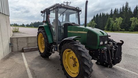 John Deere 3300