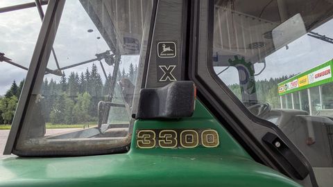 John Deere 3300