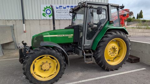 John Deere 3300
