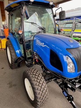 <strong>New Holland Boomer 5</strong><br />