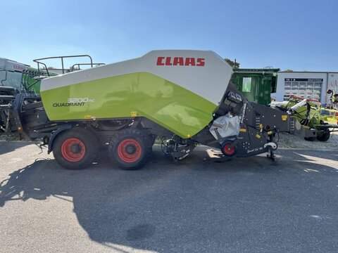 CLAAS Quadrant 3200 RC Tandem mit Krassort Vorbauhäcks