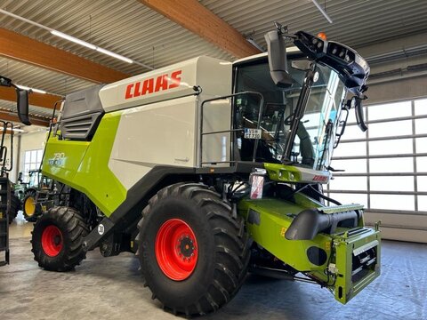 CLAAS Trion 730