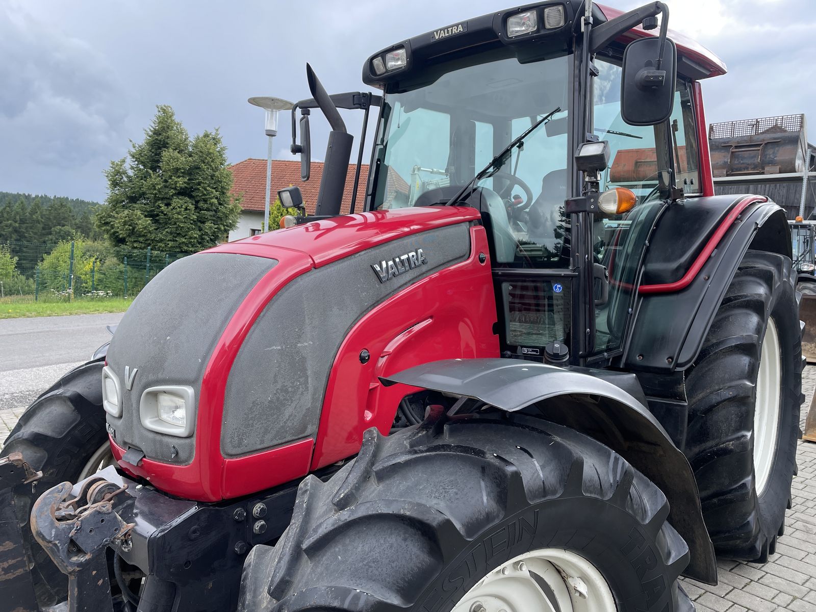 Valtra N 121 Hi-Tech 1