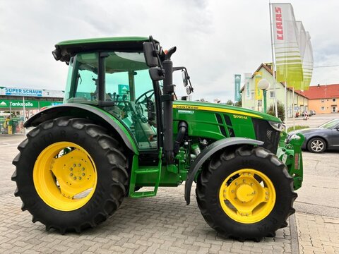 John Deere 5090 M