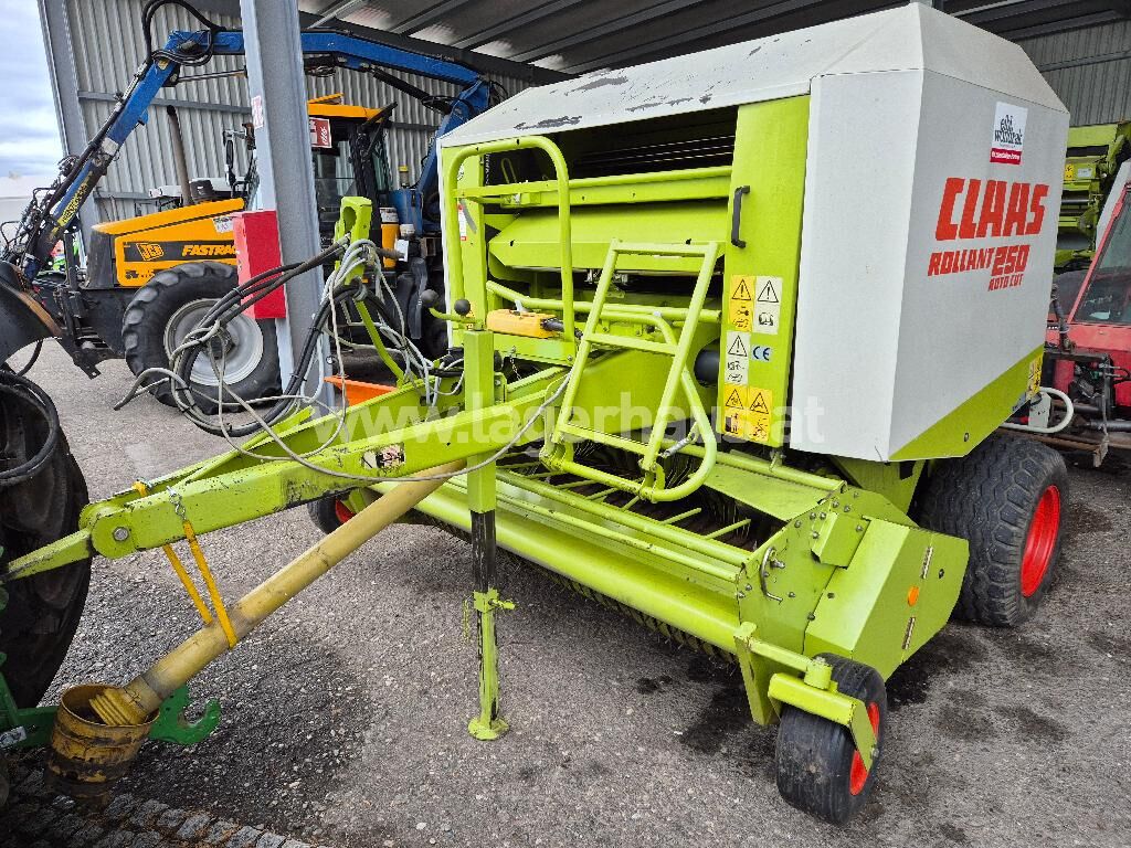 Claas ROLLAND 250 1