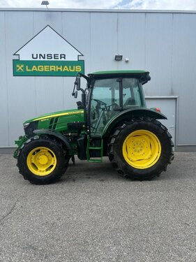 John Deere 5090M