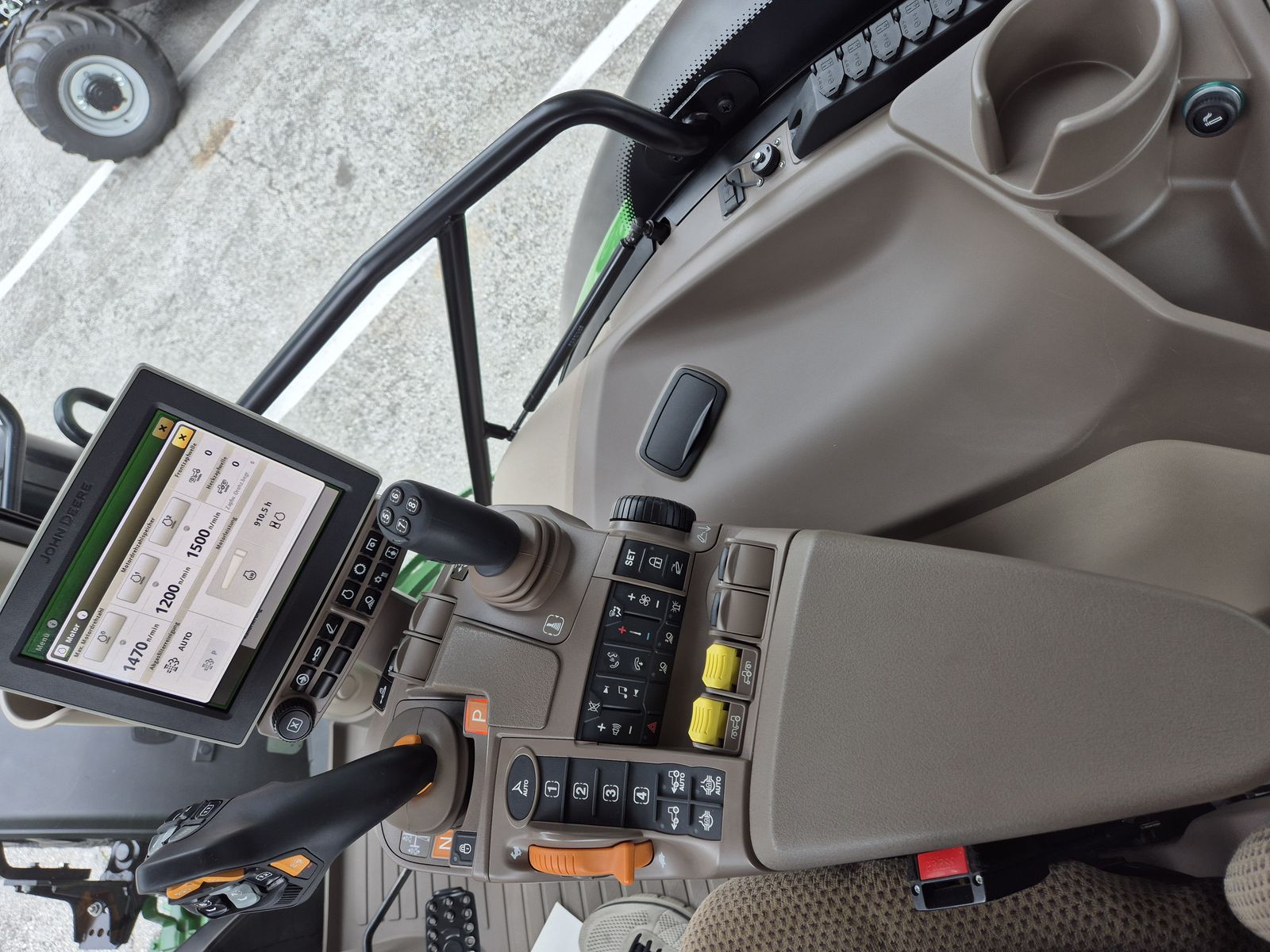 John Deere 6110 2