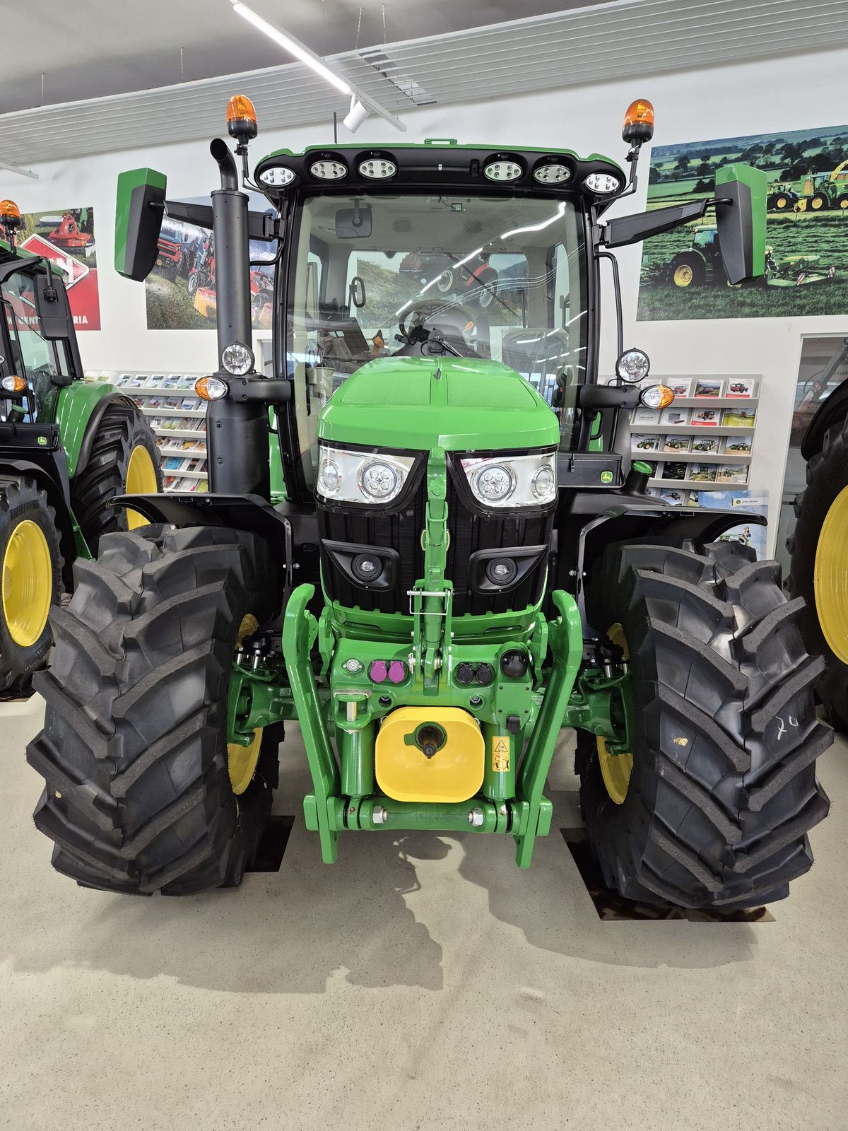 John Deere 6R 130 2